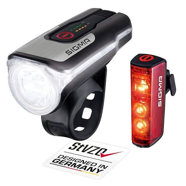 Lampada anteriore SIGMA Aura 80 e lampada posteriore BLAZE mostrate insieme